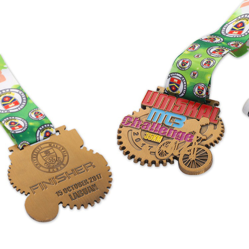 Utmana 35K Brons Star Cykling Relegious Miraculous Halsband Militära medaljer och band