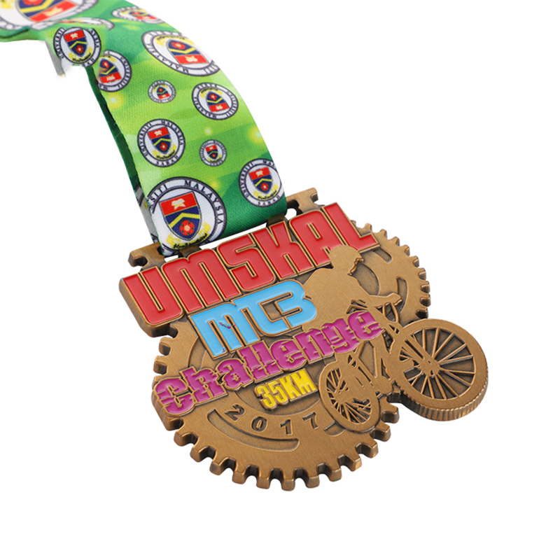 Utmana 35K Brons Star Cykling Relegious Miraculous Halsband Militära medaljer och band