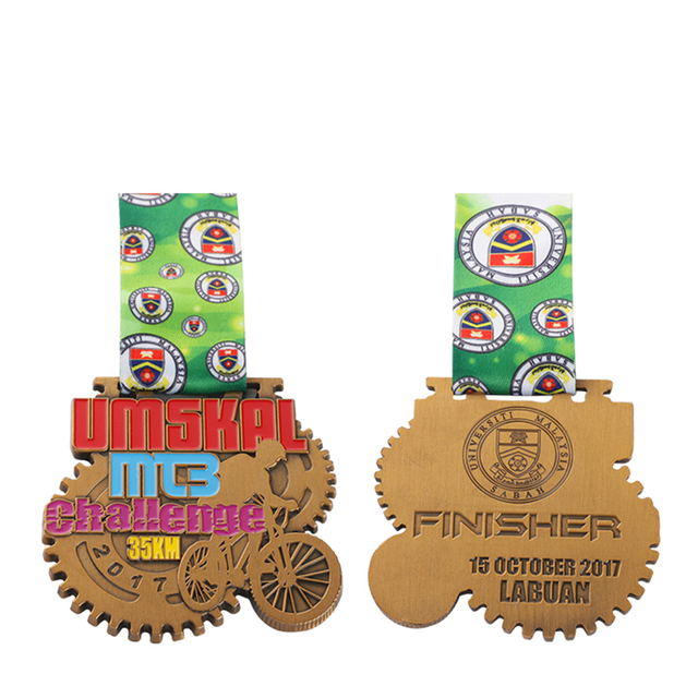 Utmana 35K Brons Star Cykling Relegious Miraculous Halsband Militära medaljer och band