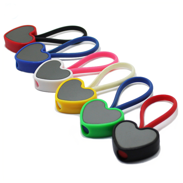 Anpassade färgglada hjärtformade hårda PVC-nyckelringar